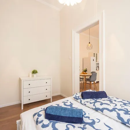 Appartement Lovely By Julia Boedapest