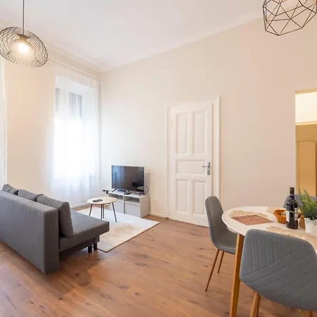 Lovely By Julia Appartement *