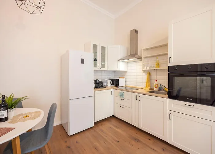 Lovely By Julia Budapest