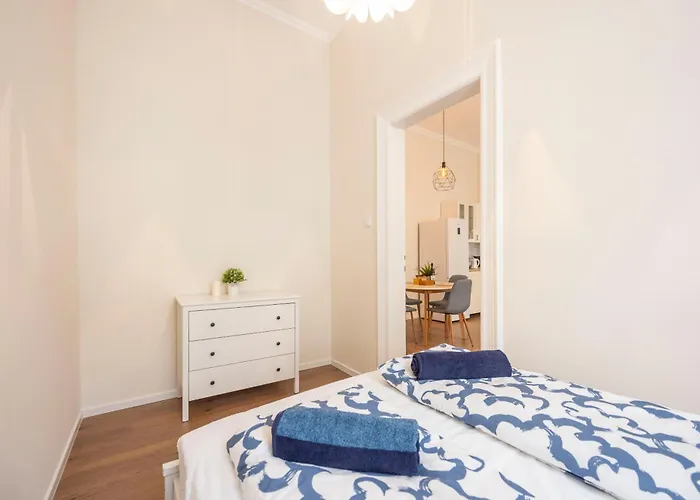 Apartment Lovely By Julia Budapest